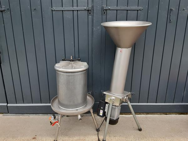 Mosterisæt - 40 liters vandtrykspresse i rustfrit stål inkl. pressesæk af bomuld og frugtkværn (800 kg/t)